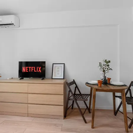 Downtown Comfort Near Attractions